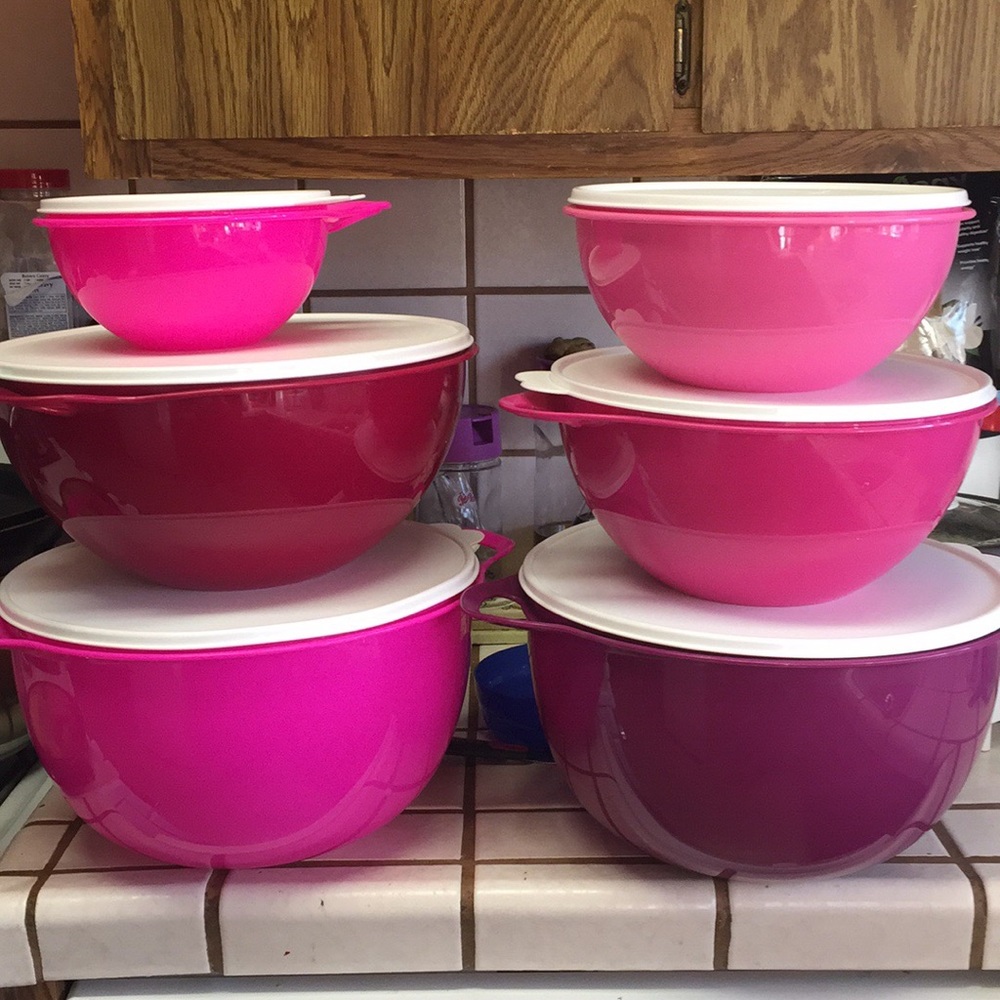 Tupperware bowls